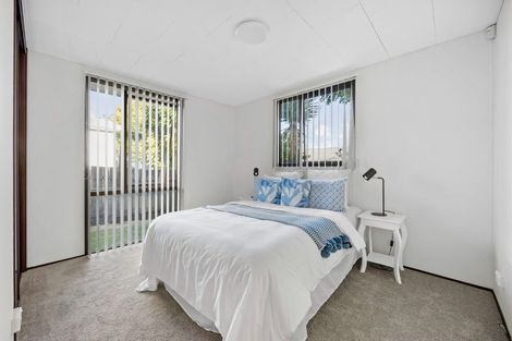 Photo of property in 2/21 Nearco Street, Randwick Park, Auckland, 2105