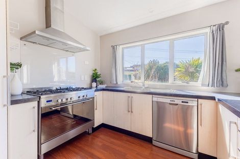 Photo of property in 24a Nathan Avenue, Paraparaumu Beach, Paraparaumu, 5032