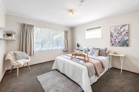 Photo of property in 10 Borrowdace Avenue, Botany Downs, Auckland, 2010