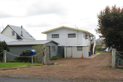 Photo of property in 26 The Terrace, Herald Island, Auckland, 0618