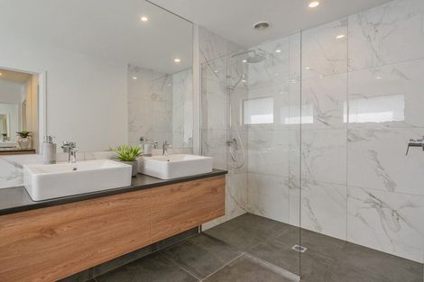 Photo of property in 10 Topping Place, Whitianga, 3510