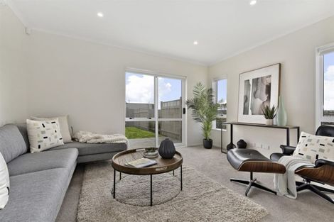 Photo of property in 7 Pepene Avenue, Takanini, 2112