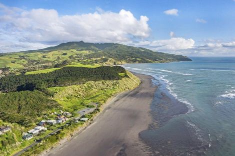 Photo of property in 131 Riria Kereopa Memorial Drive, Raglan, 3297