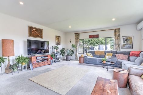 Photo of property in 23 Medallion Drive, Oteha, Auckland, 0632