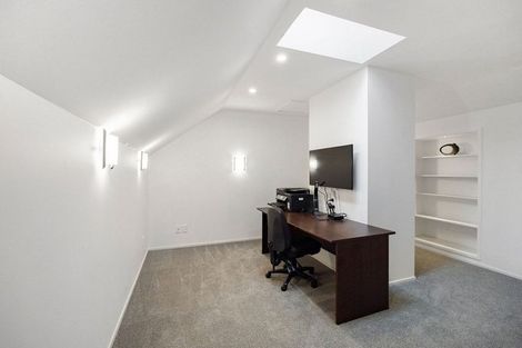 Photo of property in 56 Grosvenor Street, Cambridge, 3434