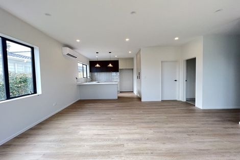 Photo of property in 7a Tupaki Place, Pakuranga Heights, Auckland, 2010