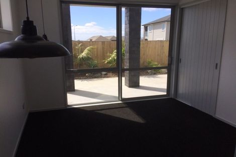 Photo of property in 18 Milano Boulevard, Karaka, Papakura, 2113