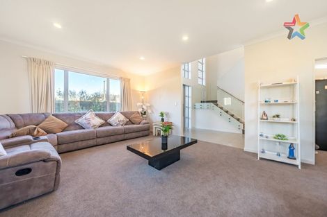 Photo of property in 60 Whites Line West, Woburn, Lower Hutt, 5010