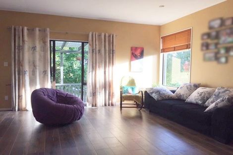 Photo of property in 1 Altair Place, Windsor Park, Auckland, 0632