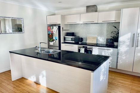 Photo of property in 6 Nelson Avenue, Northcote Point, Auckland, 0627