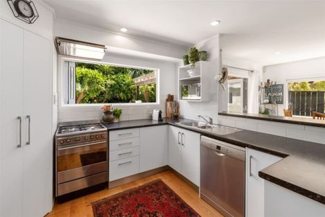 Photo of property in 20 Penguin Drive, Murrays Bay, Auckland, 0630