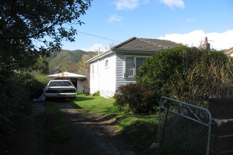 Photo of property in 120 Wellington Road, Wainuiomata, Lower Hutt, 5014