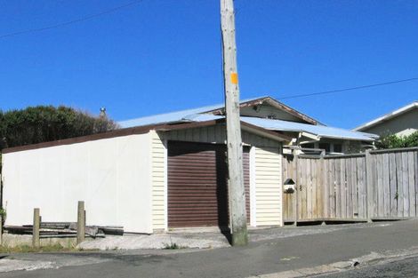 Photo of property in 73 Eden Street, Island Bay, Wellington, 6023