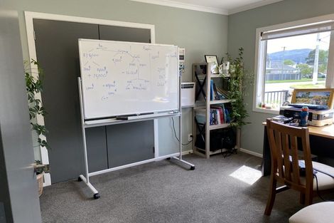 Photo of property in 69 Merton Street, Trentham, Upper Hutt, 5018