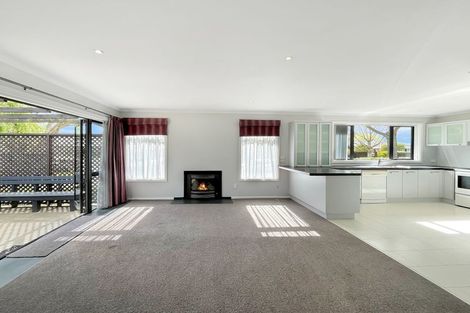 Photo of property in 17 Burnside Crescent, Burnside, Christchurch, 8053