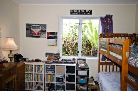 Photo of property in 2/33 Egremont Street, Belmont, Auckland, 0622