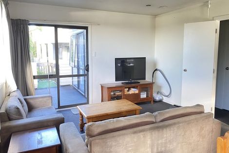 Photo of property in 8b Schnapper Rock Road, Schnapper Rock, Auckland, 0632