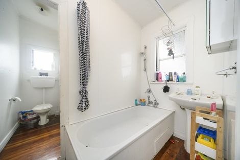 Photo of property in 14 Fairs Road, Milson, Palmerston North, 4414