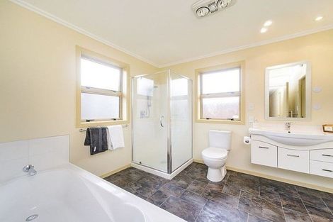 Photo of property in 7 Angelina Way, Kelvin Grove, Palmerston North, 4414