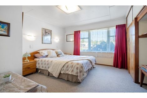 Photo of property in 16 Tomo Street, New Lynn, Auckland, 0600