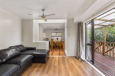 Photo of property in 2/18 Noeleen Street, Glenfield, Auckland, 0629