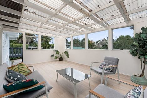 Photo of property in 42a Woodglen Road, Glen Eden, Auckland, 0602