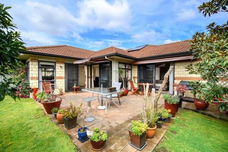 Photo of property in 5 Fairford Avenue, Henderson, Auckland, 0612