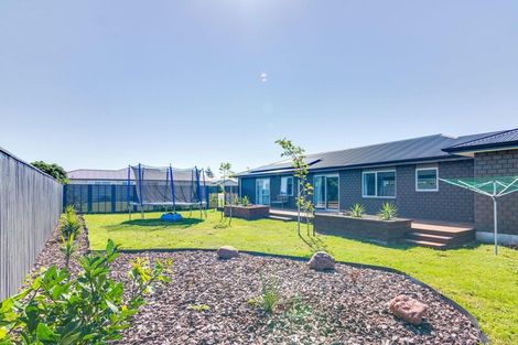 Photo of property in 1 Routhan Way, Carterton, 5713