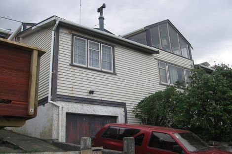 Photo of property in 120 The Esplanade, Houghton Bay, Wellington, 6023