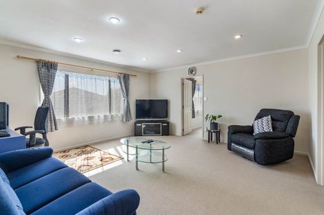 Photo of property in 16 Janway Avenue, Flat Bush, Auckland, 2016