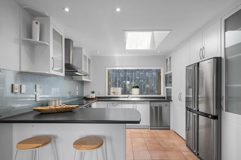 Photo of property in 25 Marina View Drive, West Harbour, Auckland, 0618