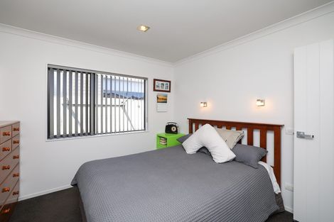 Photo of property in 8 Settlers Close, Whalers Gate, New Plymouth, 4310