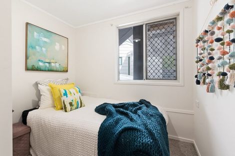 Photo of property in 42a Woodglen Road, Glen Eden, Auckland, 0602