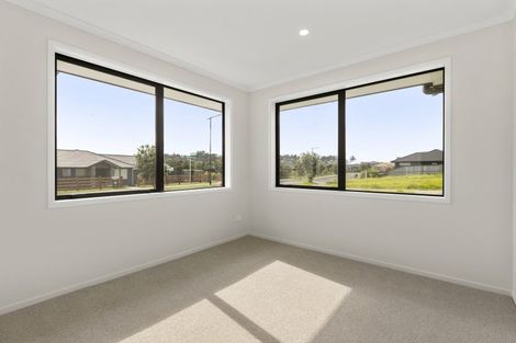 Photo of property in 21 Dame Nganeko Drive, Glenbrook, 2681