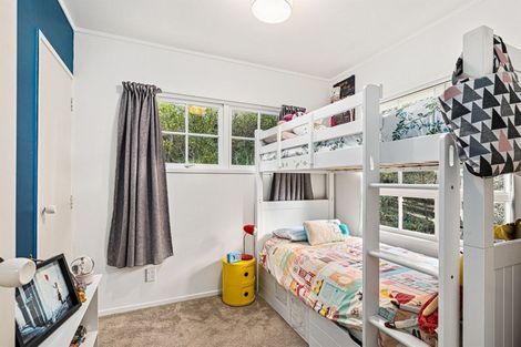 Photo of property in 2/220 East Coast Road, Forrest Hill, Auckland, 0620