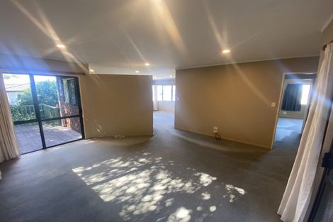 Photo of property in 2/8 Mossop Rise, Glenfield, Auckland, 0629