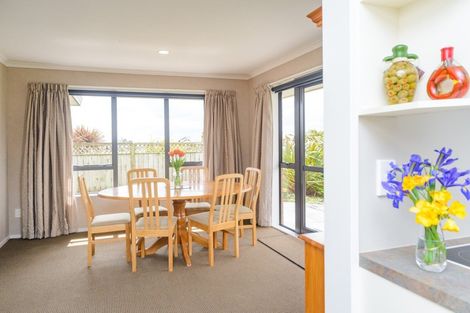 Photo of property in 189 Ruapehu Drive, Fitzherbert, Palmerston North, 4410