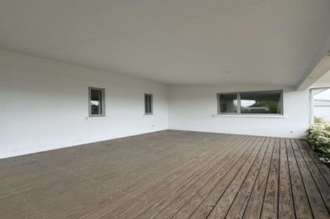 Photo of property in 17 Royal Park Drive, Parklands, Christchurch, 8083