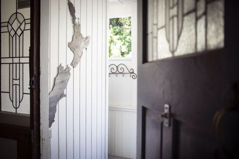 Photo of property in 55 Shakespeare Road, Bluff Hill, Napier, 4110