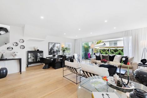 Photo of property in 39b Rutherford Terrace, Meadowbank, Auckland, 1072