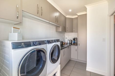 Photo of property in 15 Okarito Avenue, Levin, 5510