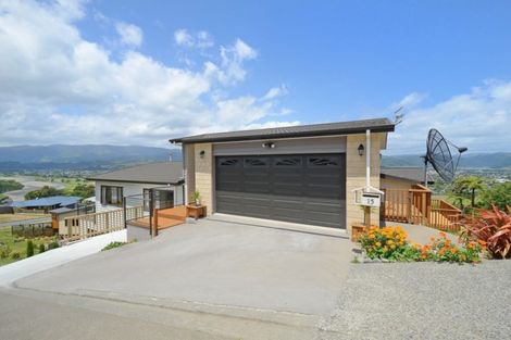 Photo of property in 15 Swain Grove, Riverstone Terraces, Upper Hutt, 5018