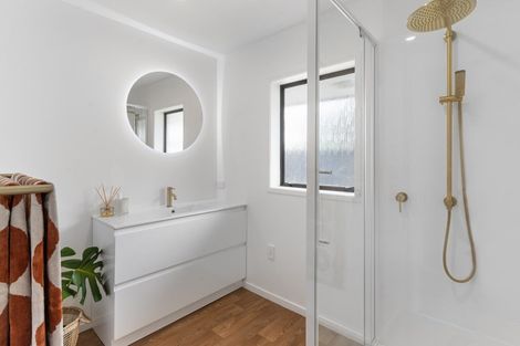 Photo of property in 3/4 Beach Road, Orewa, 0931