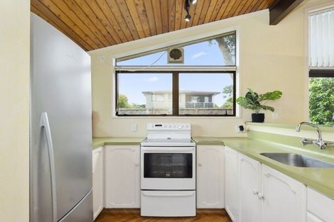 Photo of property in 2 Whitaker Street, Otumoetai, Tauranga, 3110