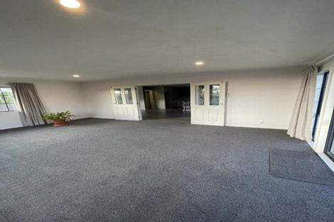 Photo of property in 17 Tokay Place, Huapai, Kumeu, 0810