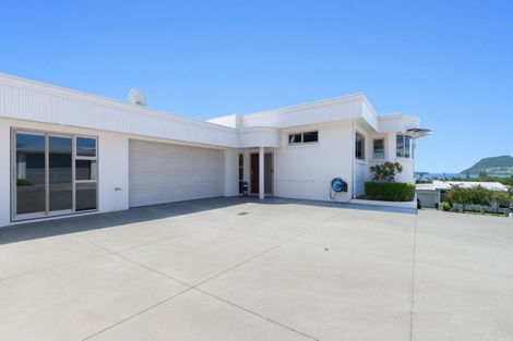 Photo of property in 3 Seaview Road, Otumoetai, Tauranga, 3110