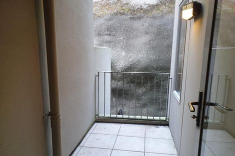 Photo of property in Aqua, 9/74 Oriental Parade, Oriental Bay, Wellington, 6011