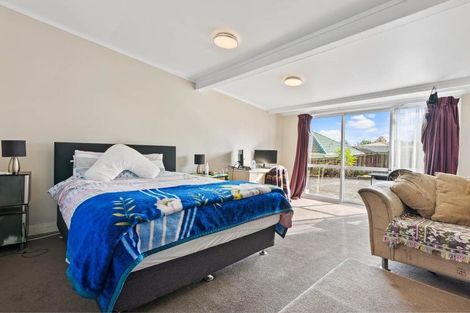 Photo of property in 16 Bowater Place, Manurewa, Auckland, 2102