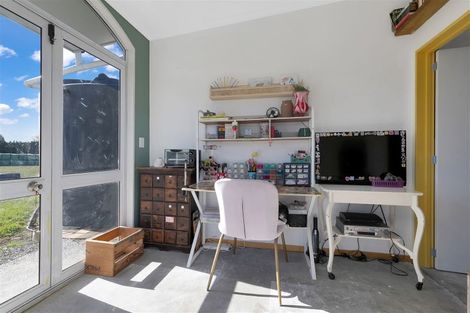 Photo of property in 1423 Poyntzs Road, West Eyreton, Rangiora, 7475