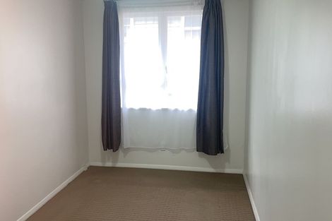 Photo of property in 11a Bamboo Grove, Kelston, Auckland, 0602